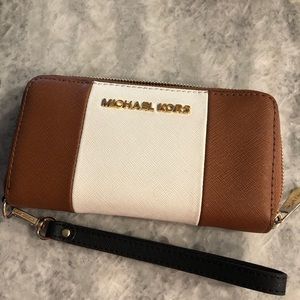 Michael kors wallet white and brown a black strap